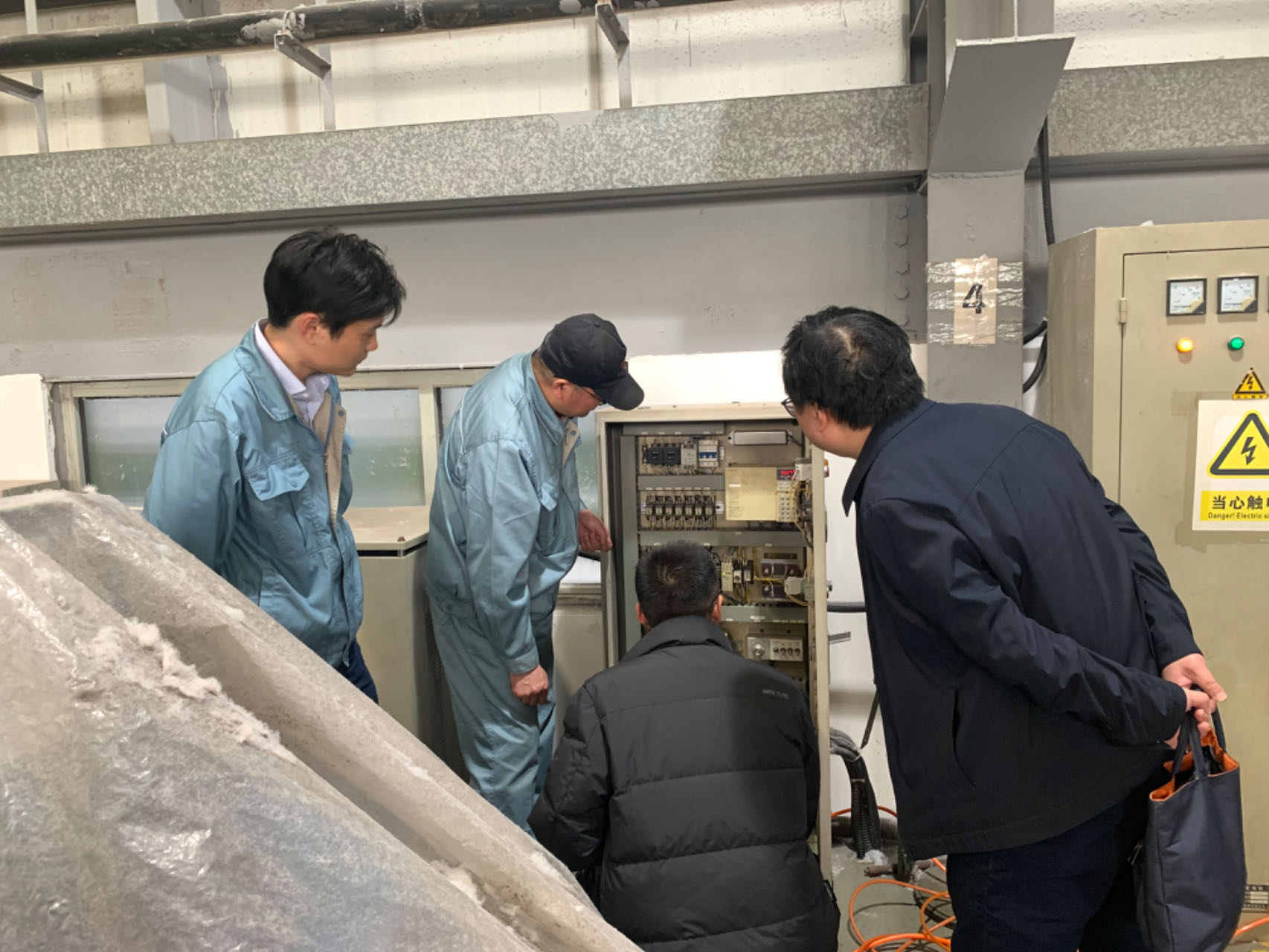 區(qū)總工會赴華森公司開展“勞模工匠助企行”活動